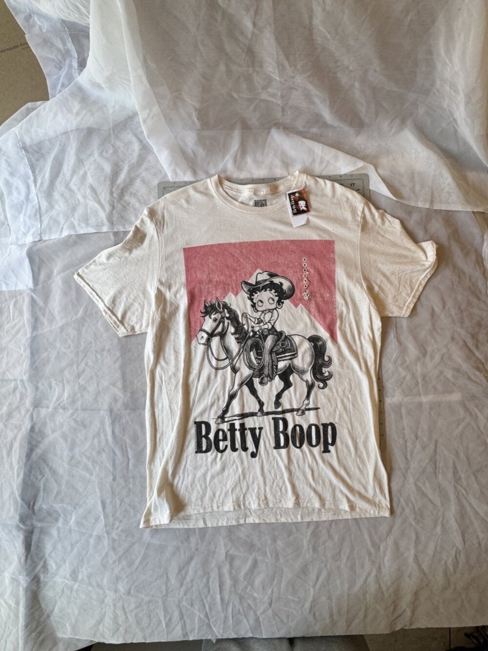 Betty Boop Cowgirl Graphic T-Shirt Natural Beige Size M NWT